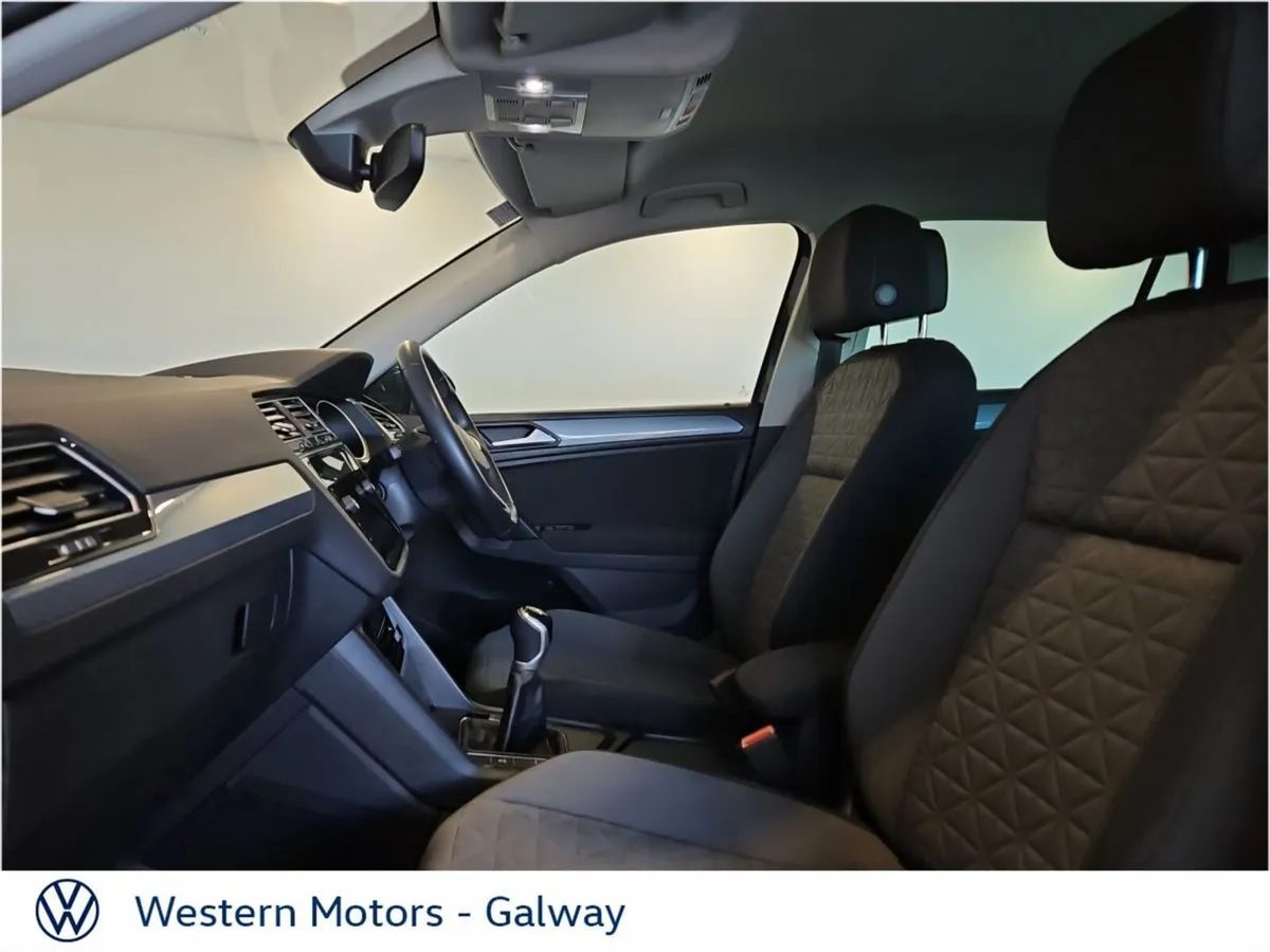 Volkswagen Tiguan 2.0 TDI 122HP Life, Rear Camera, - Image 4