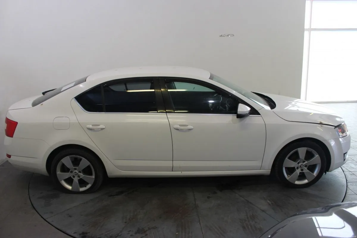 Skoda Octavia STYLE 1.6TDI 110HP - TENDER 35 - ENG - Image 3
