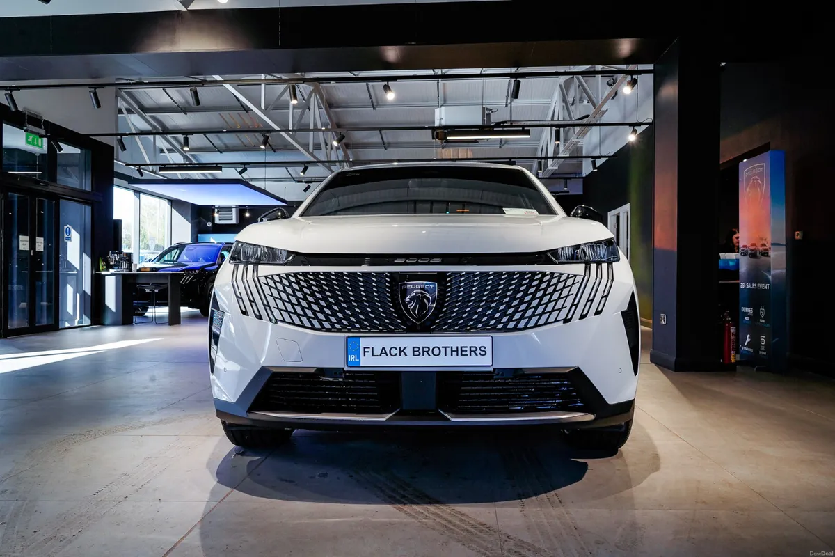 2026 Peugeot 3008 GT Exclusive 210bhp Auto - Image 2