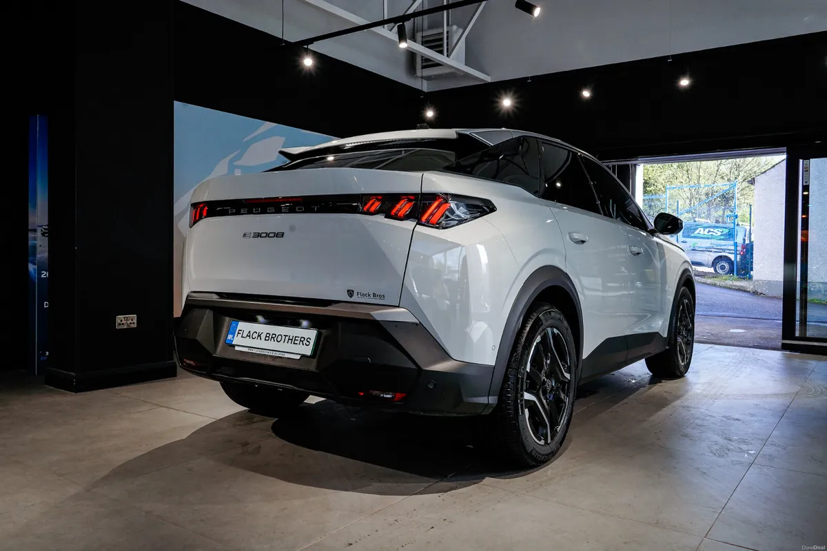 2026 Peugeot E-3008 Allure BEV 73kWh 210bhp - Image 6