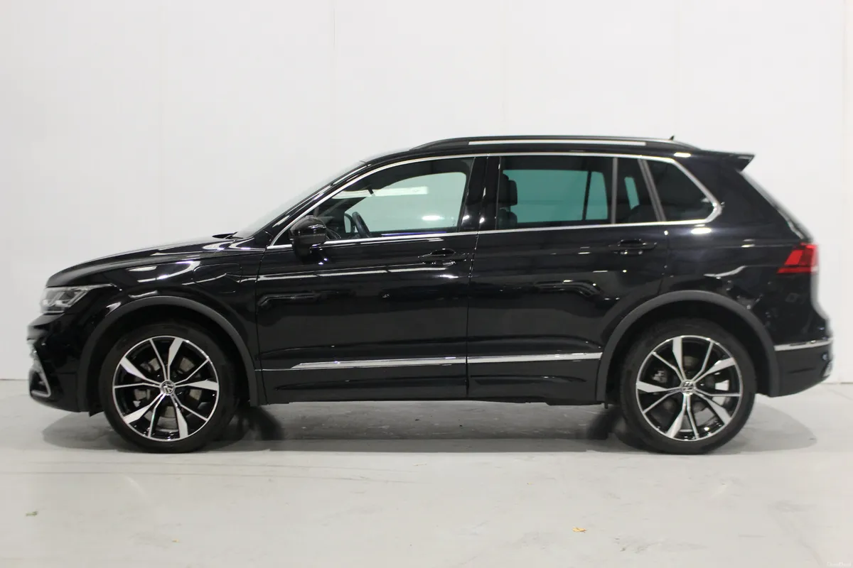 Volkswagen Tiguan 2023 TSI RLINE PHEV - Image 4