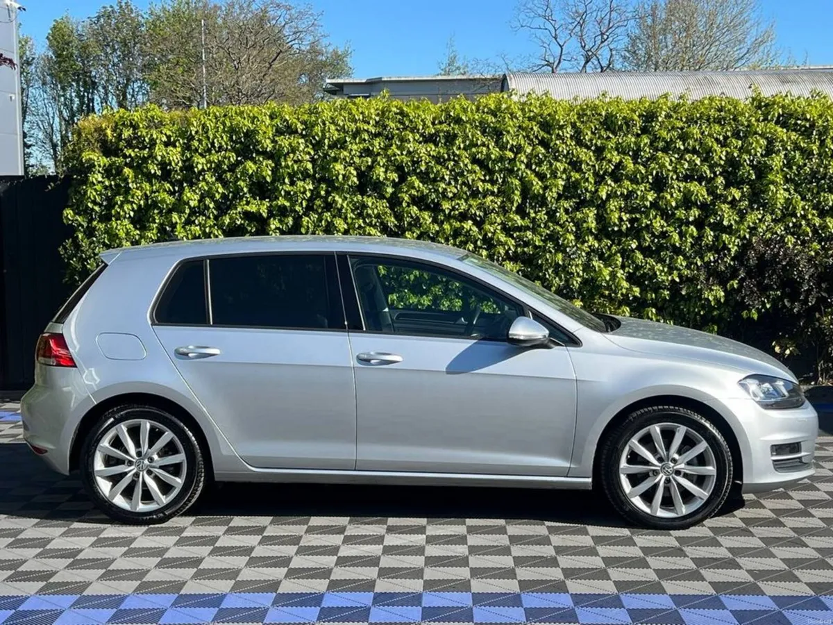 Volkswagen Golf HIGHLINE 1.4 TSI // VERY LOW MILEA - Image 2