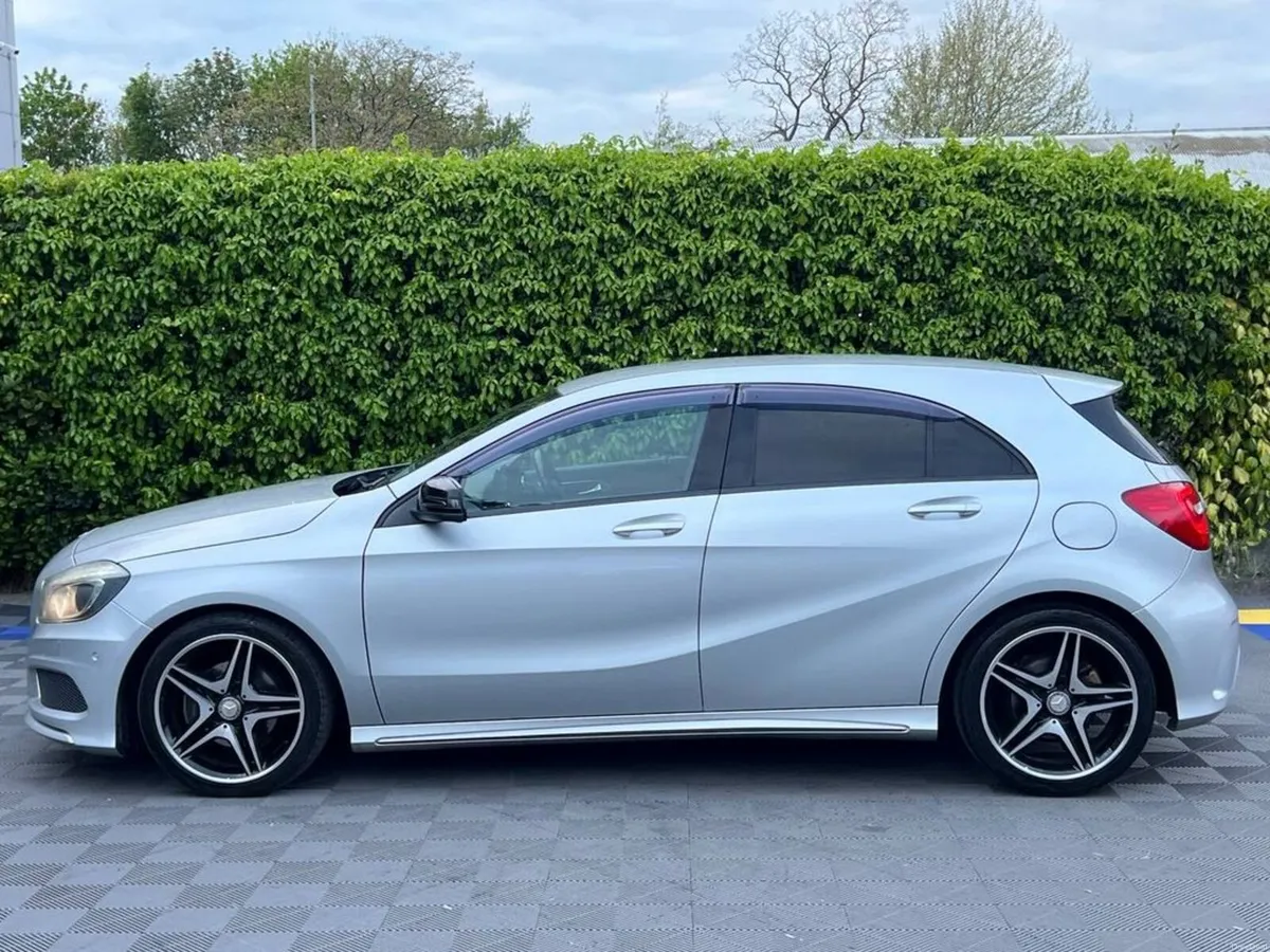 Mercedes-Benz A-Class A180 AMG-LINE 1.6 AUTO // SE - Image 3
