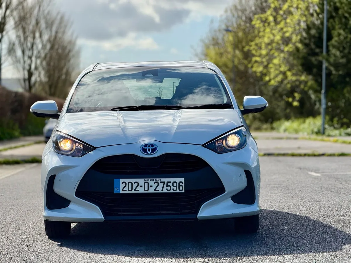 2020 TOYOTA YARIS HYBRID 1.5L *HIGH SPEC* - Image 2