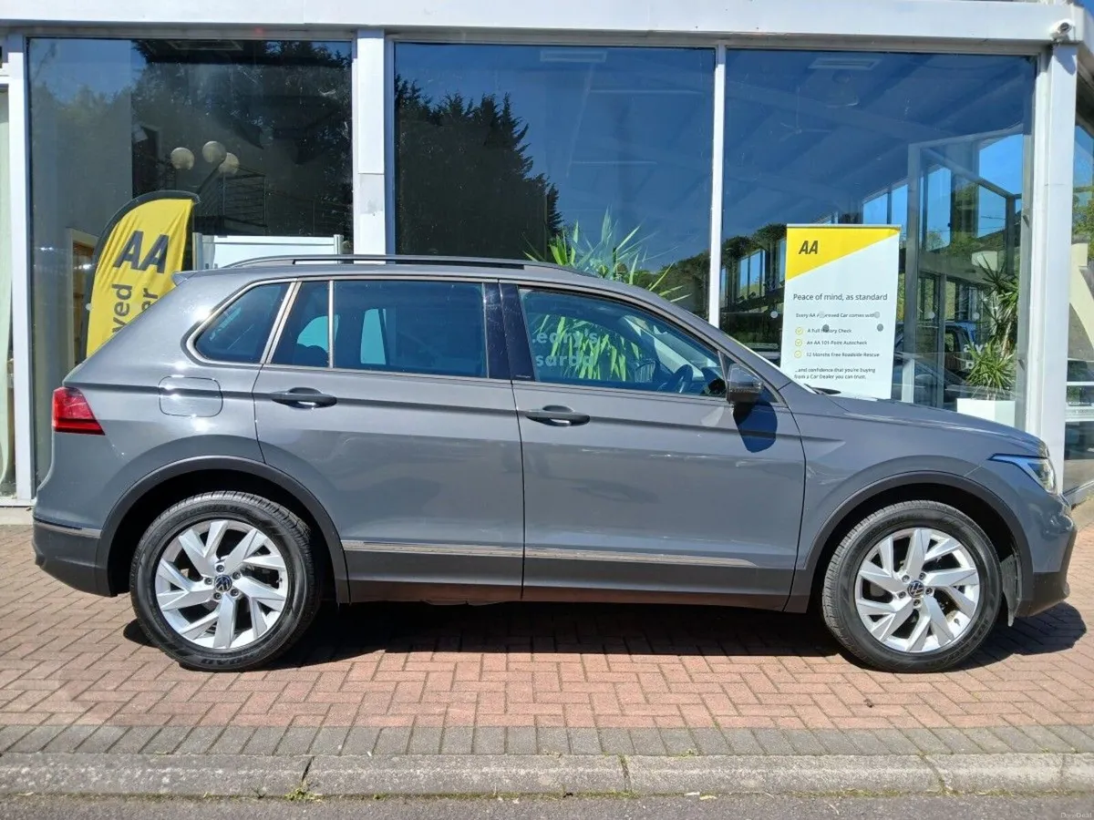 Volkswagen Tiguan 2.0 TDI 122HP Life, Dolphin Grey - Image 3