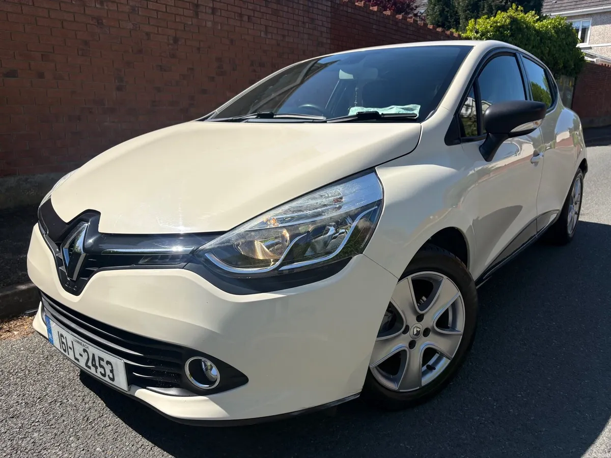 2016 Renault Clio IV DYNAMIQUE NAV 1.2 PETROL - Image 1