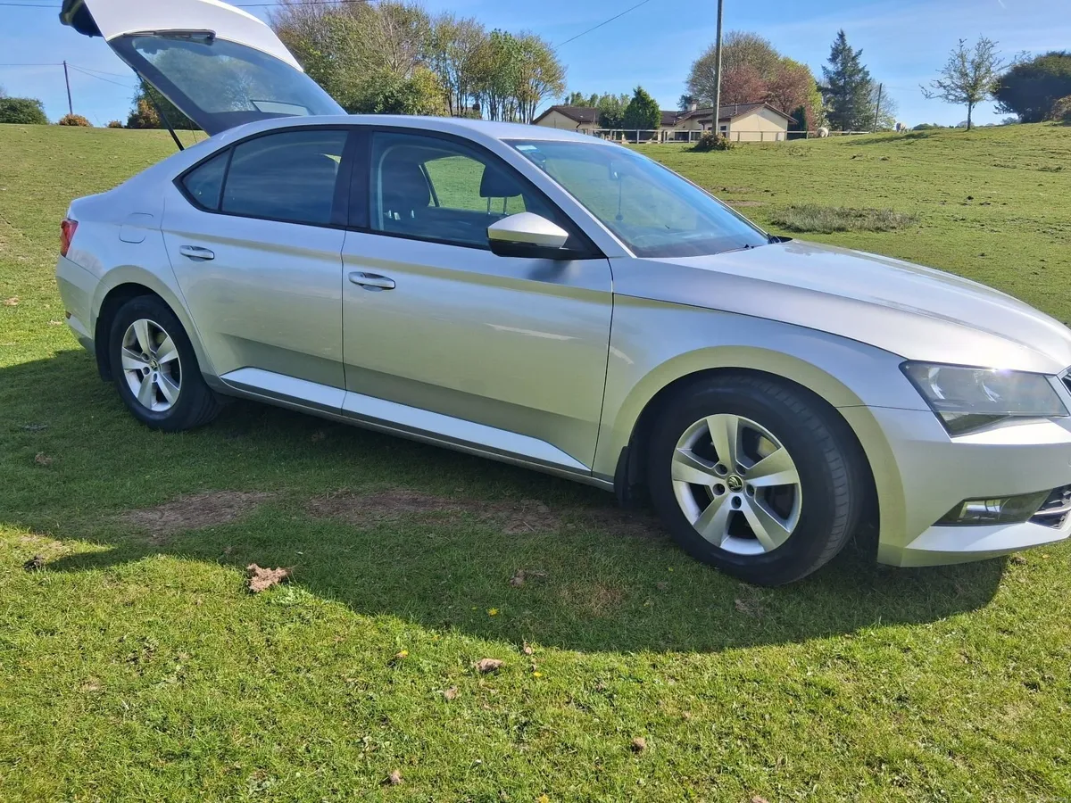 Skoda Superb 2018 - Image 6