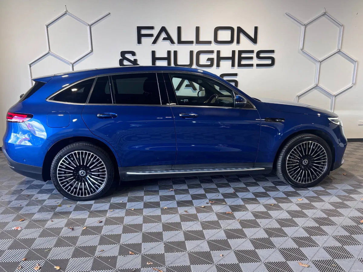 2023 MERCEDES EQC 400 AMG LINE PREMIUM 4MATIC - Image 4