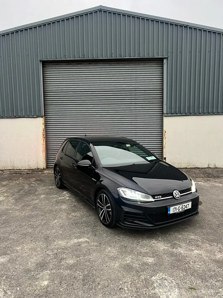 Volkswagen Golf - Image 1