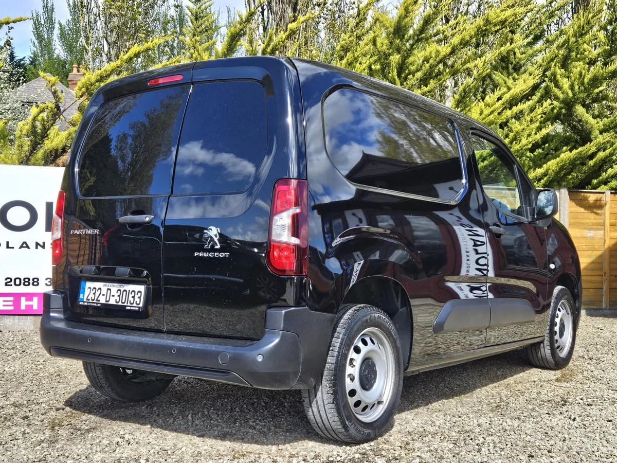 2023 PEUGEOT PARTNER 3 SEATS  WITH ONLY 32KLMS  A - Image 3