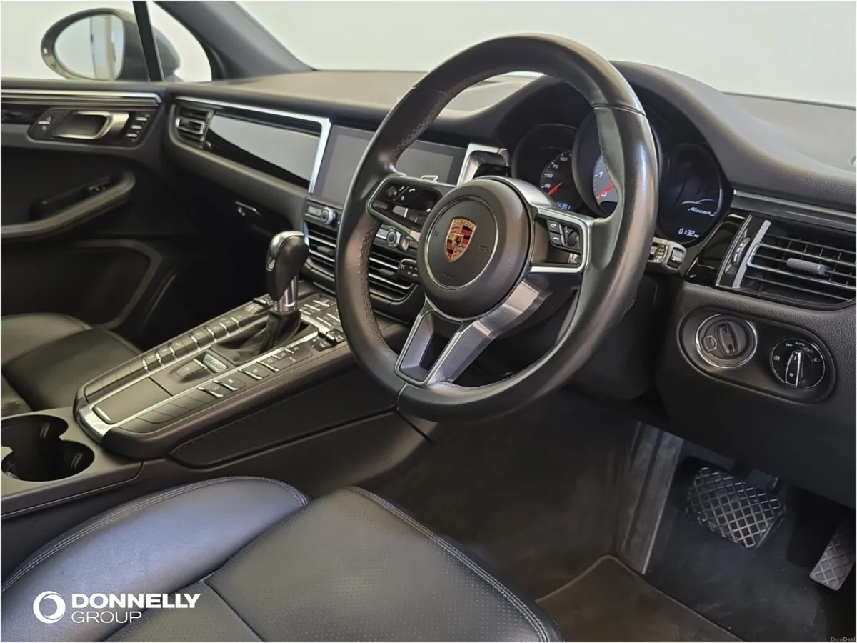 Porsche Macan Estate S - Image 4