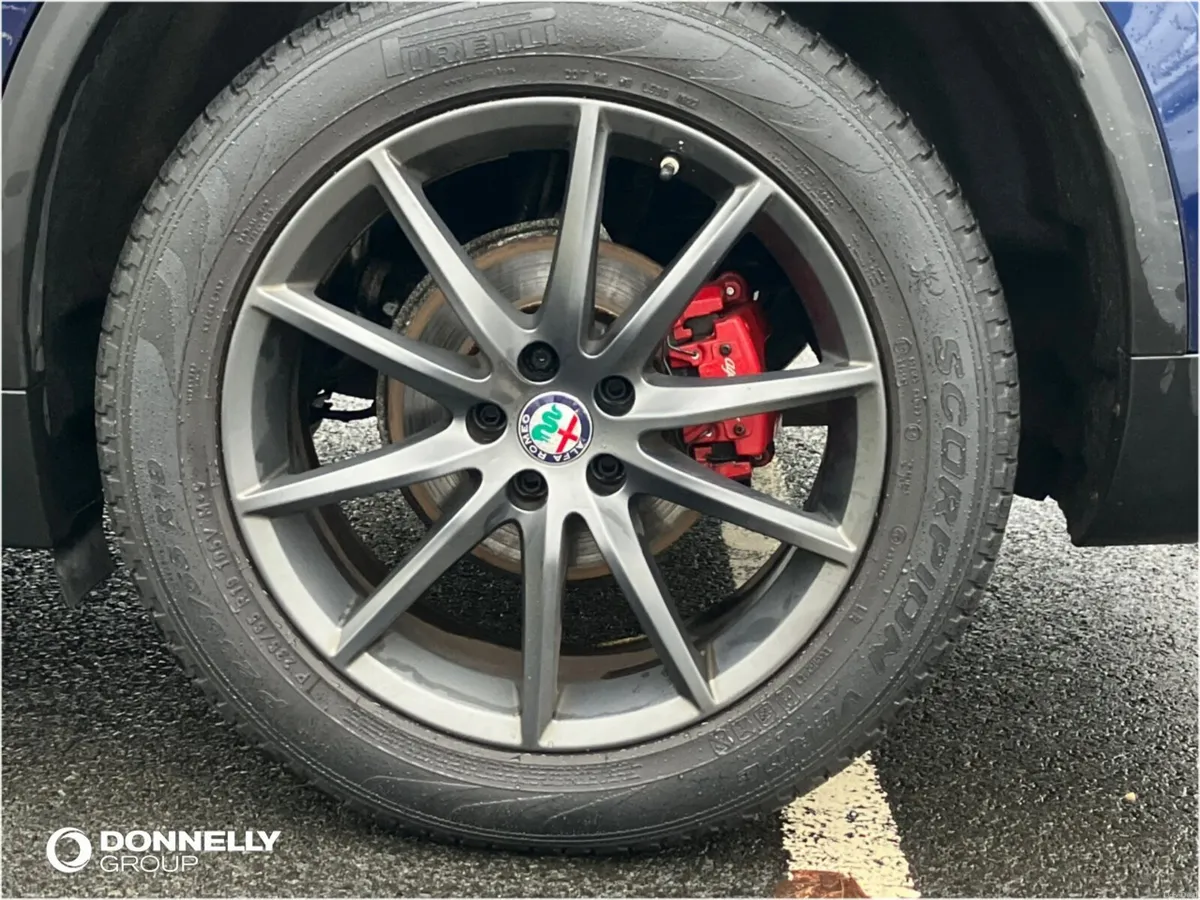 Alfa Romeo Stelvio Diesel Estate Speciale - Image 3