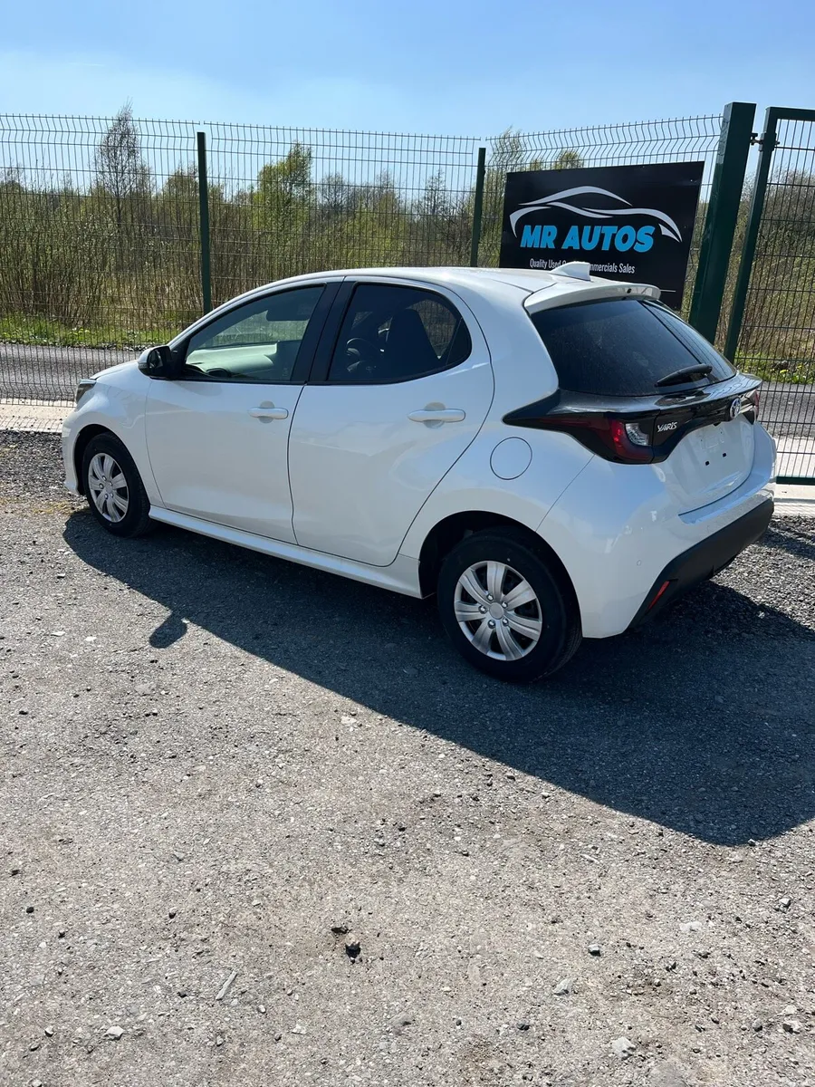 222 TOYOTA YARIS ONLY 7600 Kms - Image 3