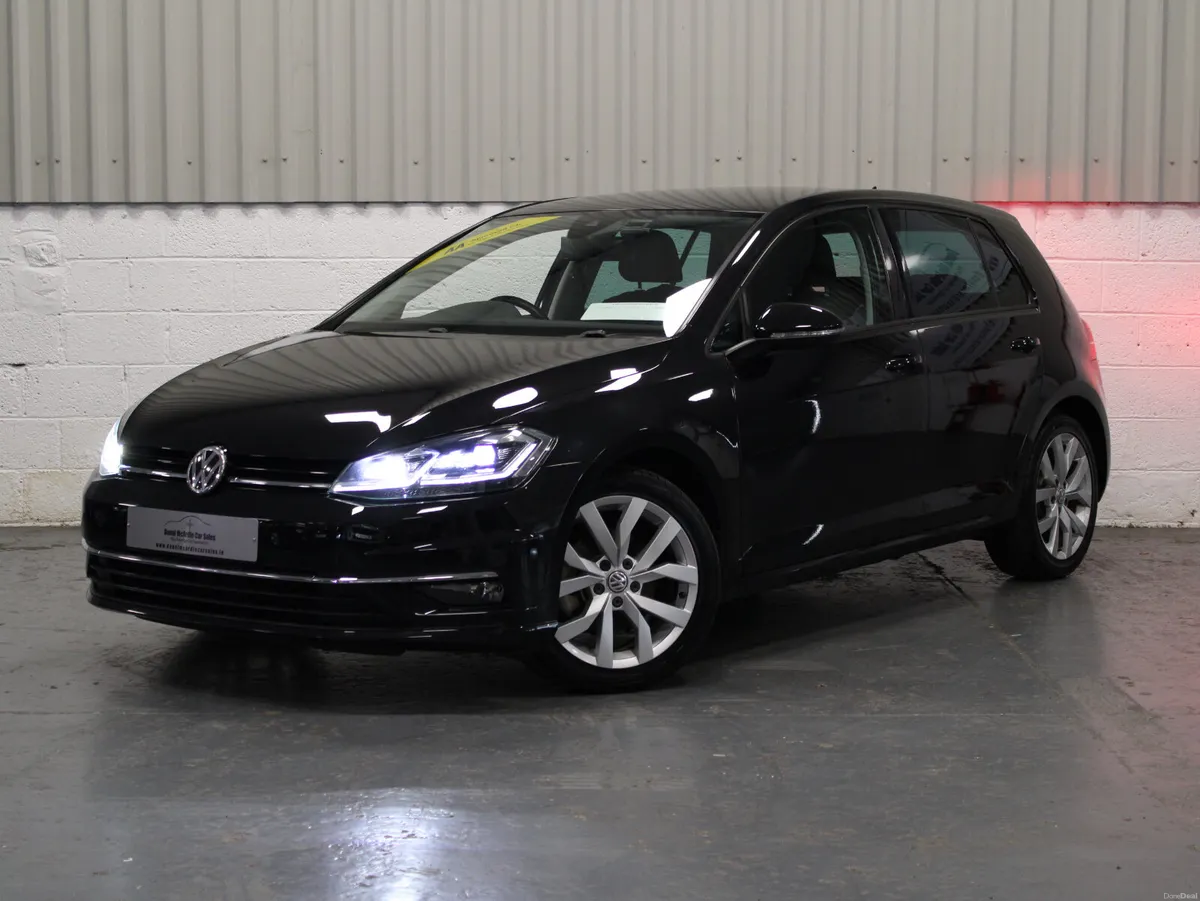 2017 Volkswagen Golf - Image 1
