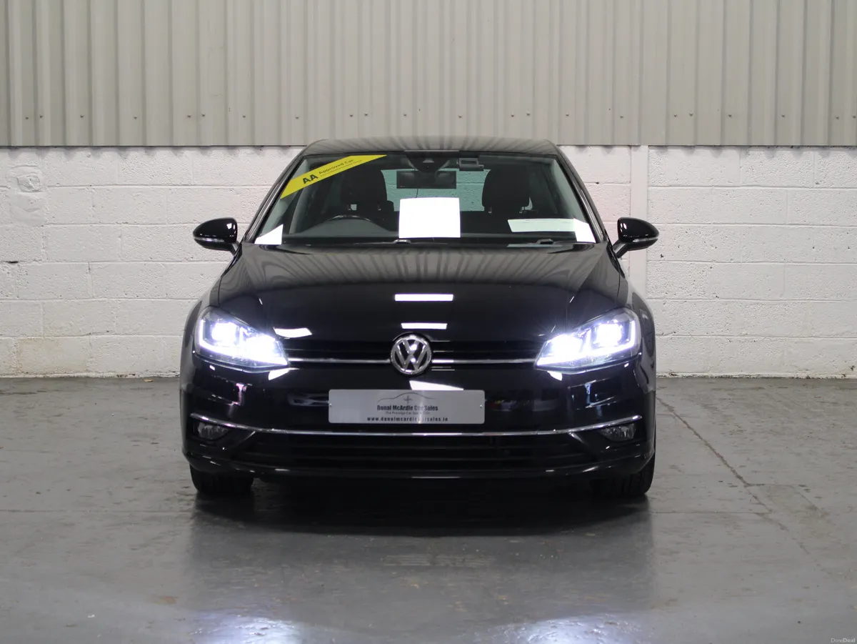 2017 Volkswagen Golf - Image 2