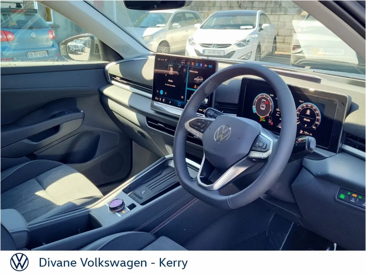 Volkswagen T-Roc STYLE 1.5 PETROL MHEV 116BHP - Image 4