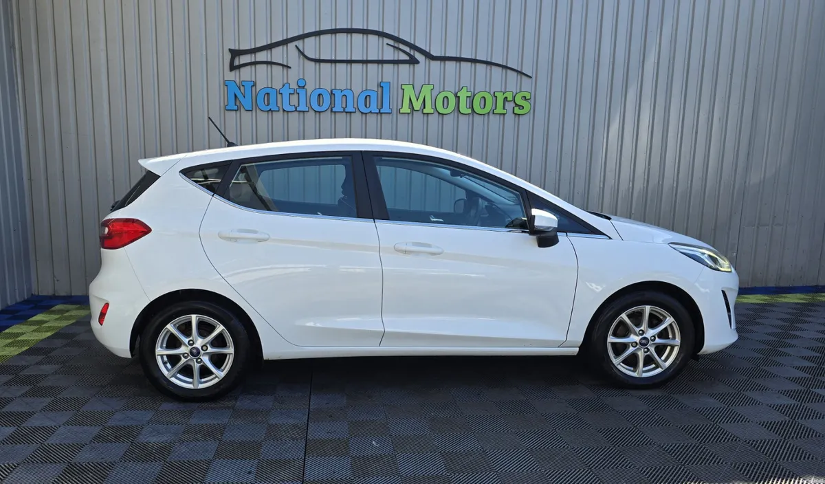 2017 Ford Fiesta 1.0 Petrol - Image 2