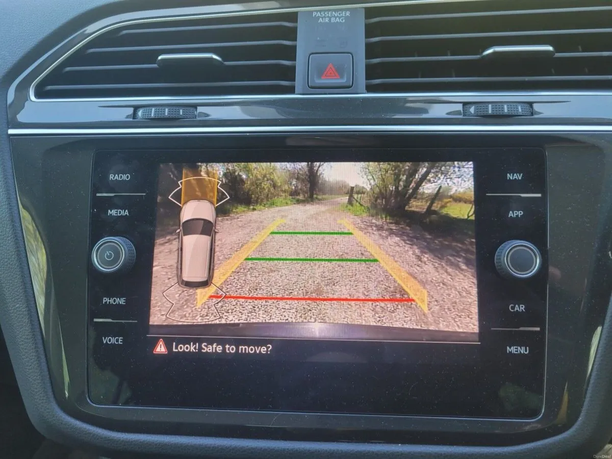 Volkswagen Tiguan AUTOMATIC LIFE 2.0 TDI 150BHP - Image 3