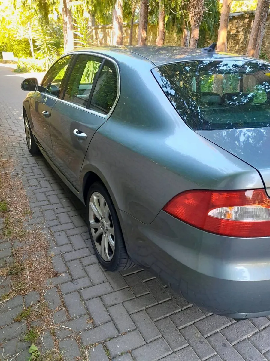 Skoda superb 2011 low mileage - Image 4