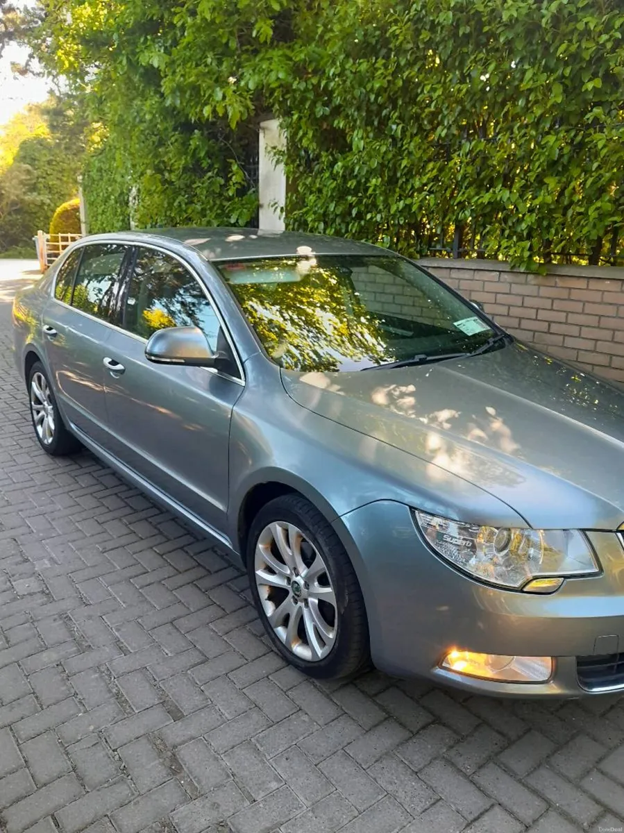 Skoda superb 2011 low mileage - Image 1