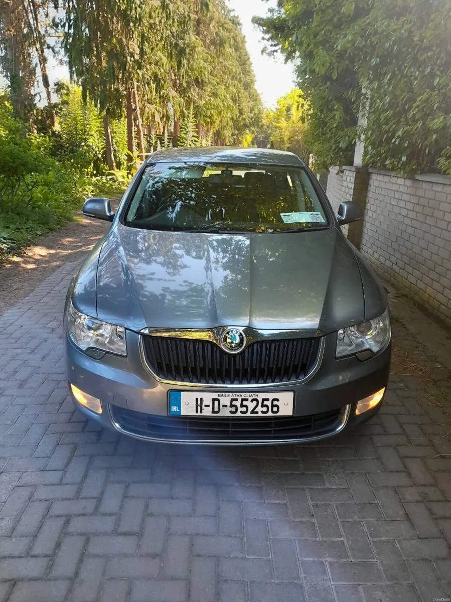 Skoda superb 2011 low mileage - Image 2