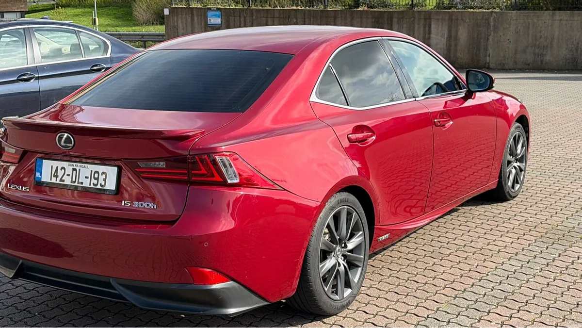 Lexus is 300h - Image 3