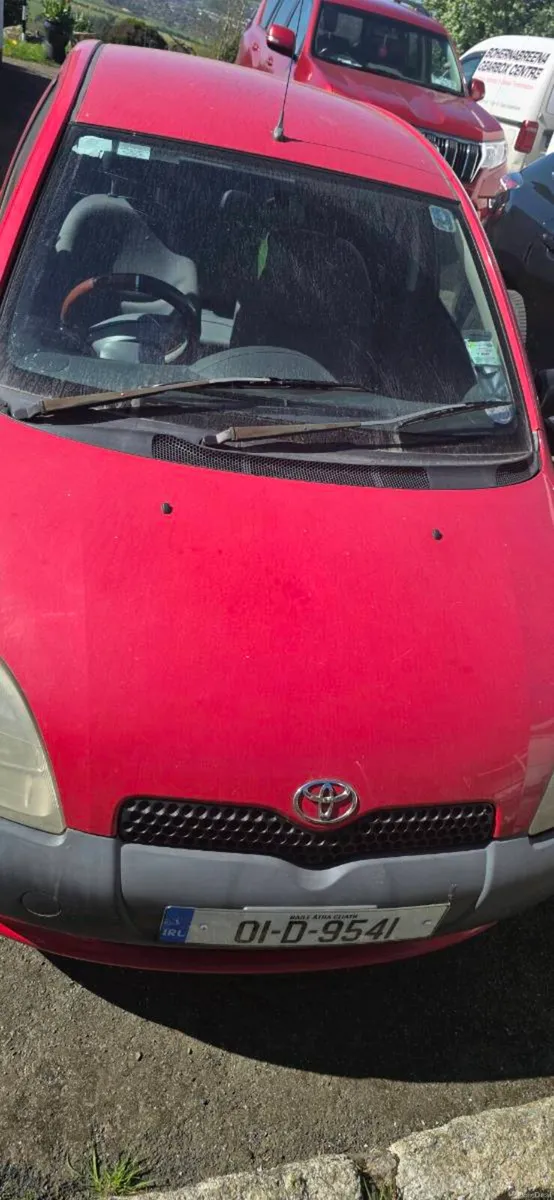 2001 Toyota Yaris - Image 2