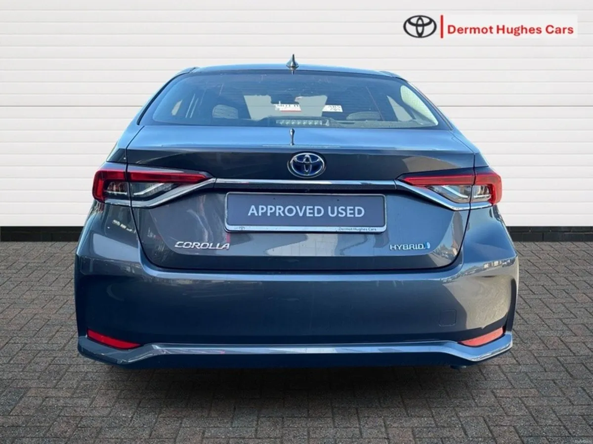 Toyota Corolla LUNA SALOON HYBRID AUTO - Image 4