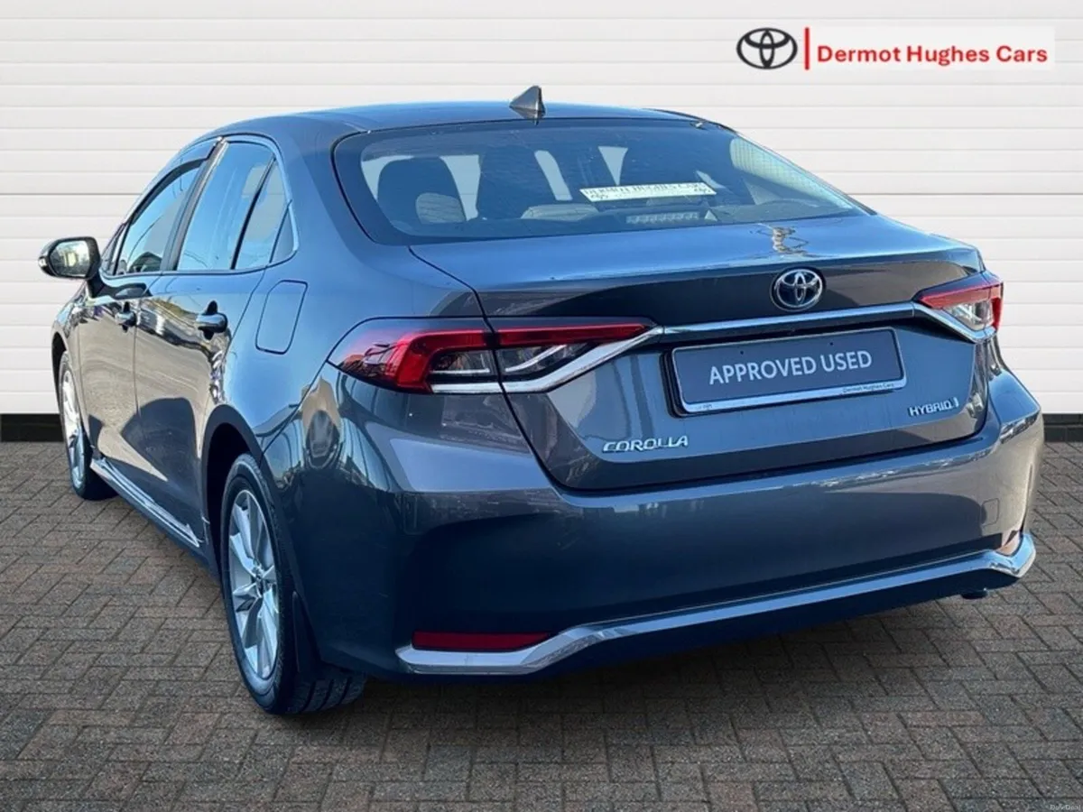 Toyota Corolla LUNA SALOON HYBRID AUTO - Image 2
