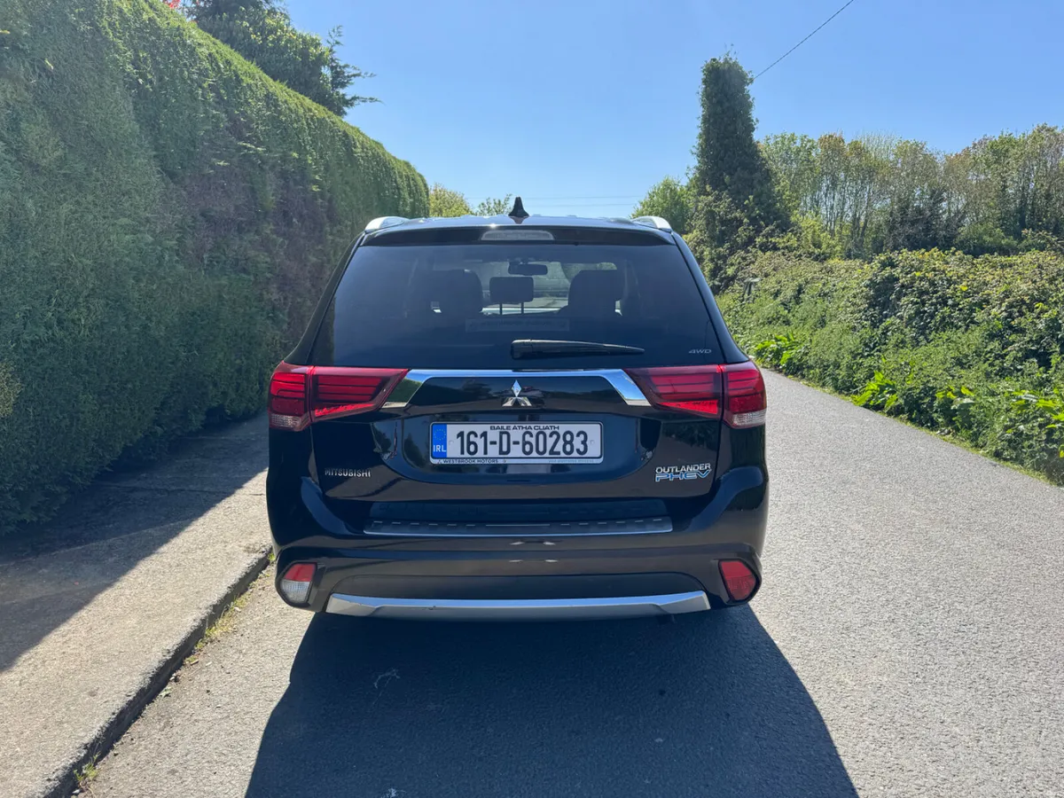 Mitsubishi Outlander hybrid / low mileage - Image 3