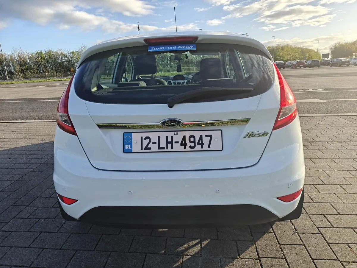 2012 Ford fiesta - Image 4