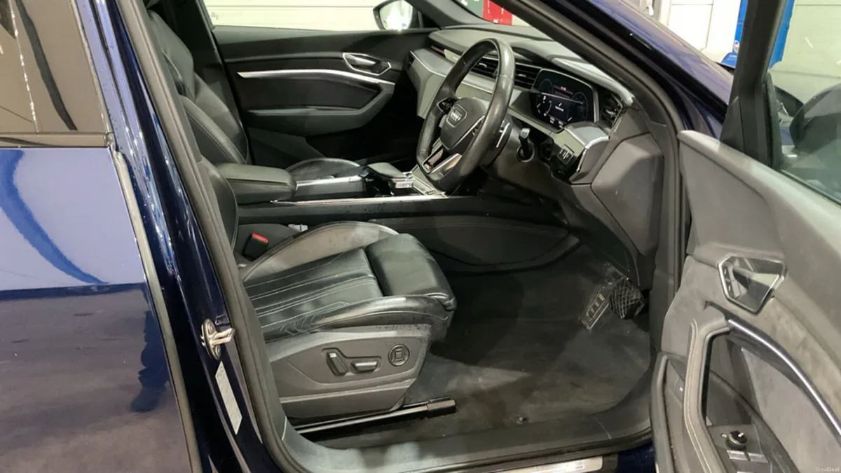 2022 AUDI ETRON BLACK EDITION 55  QUATTRO 95KwH - Image 2