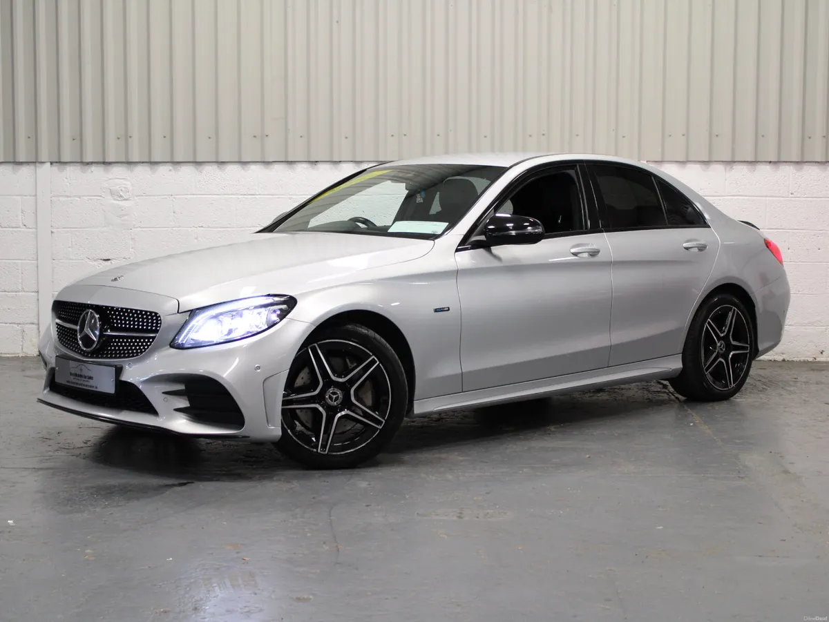 Mercedes-Benz 300 2021 - Image 1