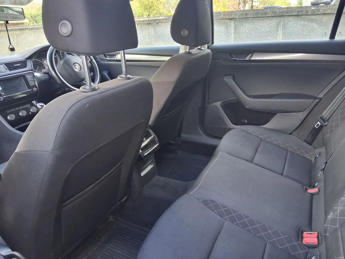 Skoda Superb 2018 - Image 2