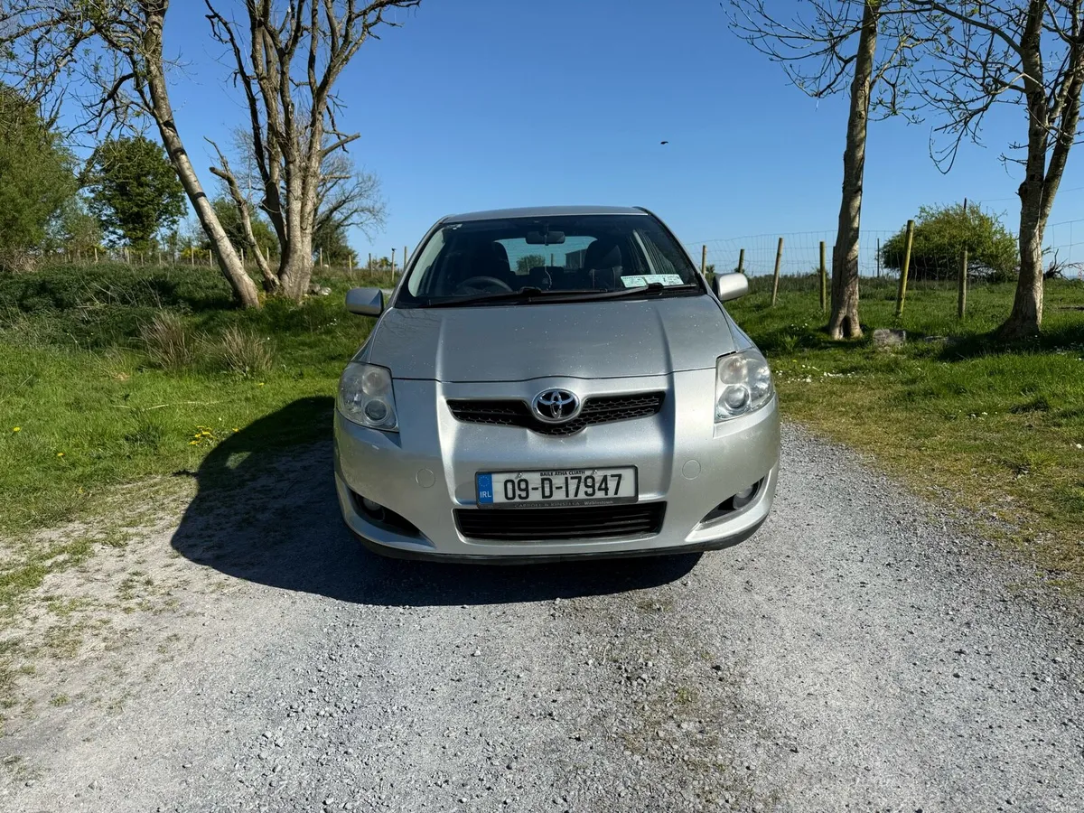 2009 Toyota Auris Diesel AUTOMATIC - Image 2