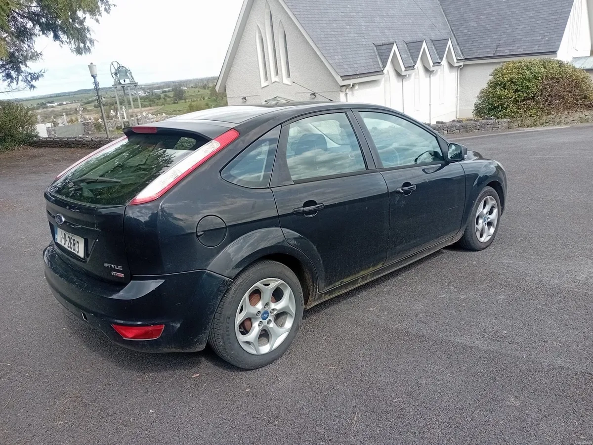 11 Ford Focus Nct 9/26 - Image 3