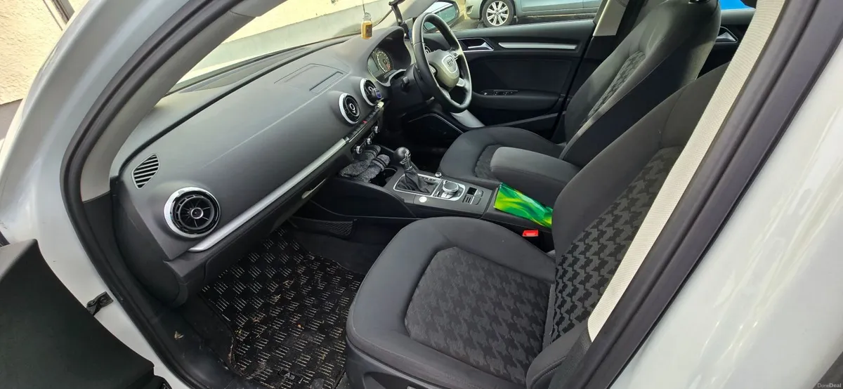 Audi A3 2015 - Image 2