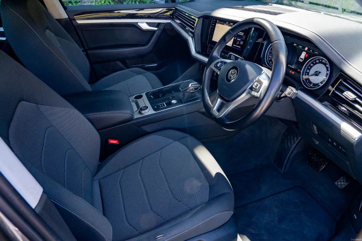 2020 Volkswagen Touareg 3.0 5 Seat Passenger - Image 2