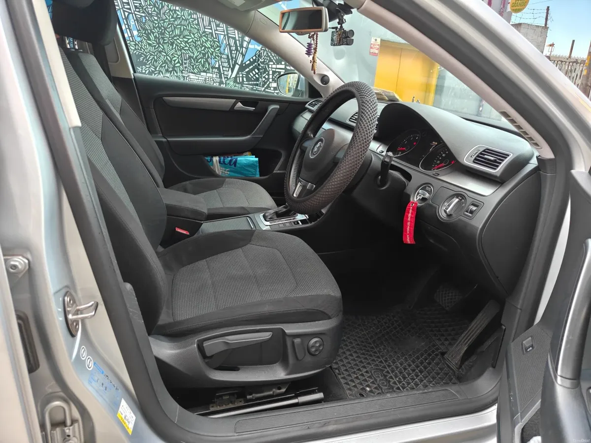 Volkswagen Passat 2014 - Image 2