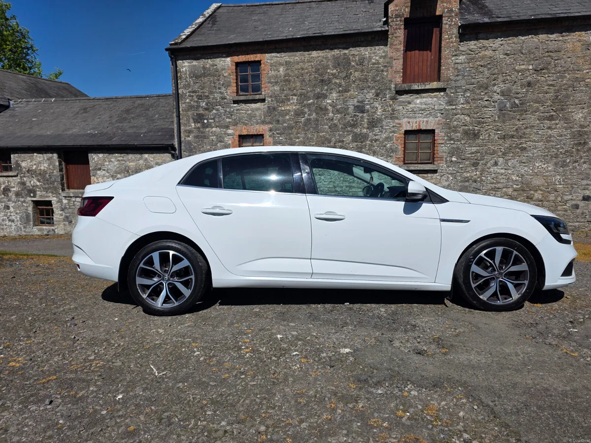 Renault Megane 1.5 diesel ( NCT and TAX ) !! - Image 4