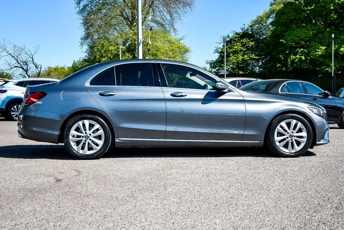 Mercedes-Benz C-Class C200d Avantgarde 2.0 Auto - Image 4
