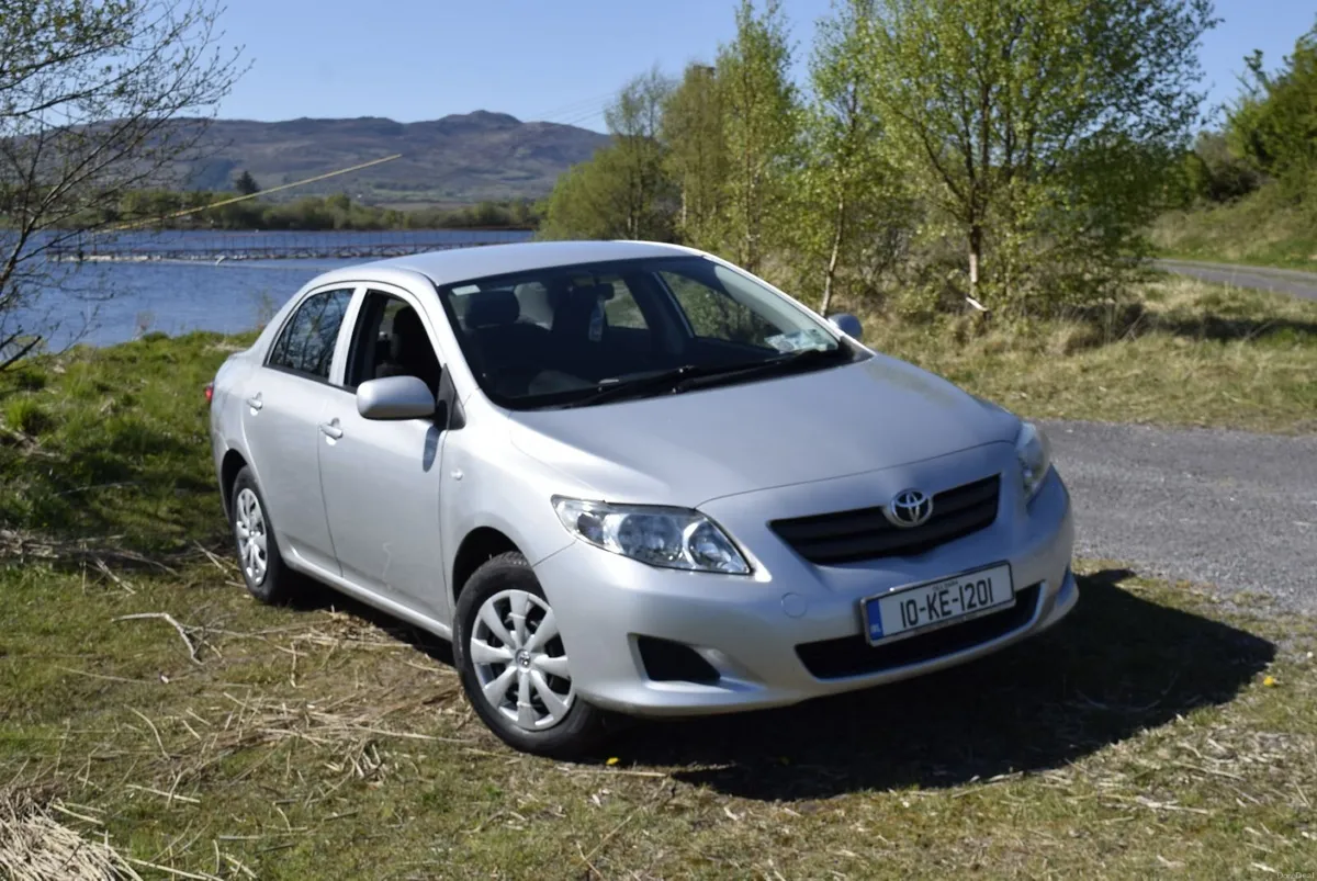 Toyota Corolla 2010 - Image 1