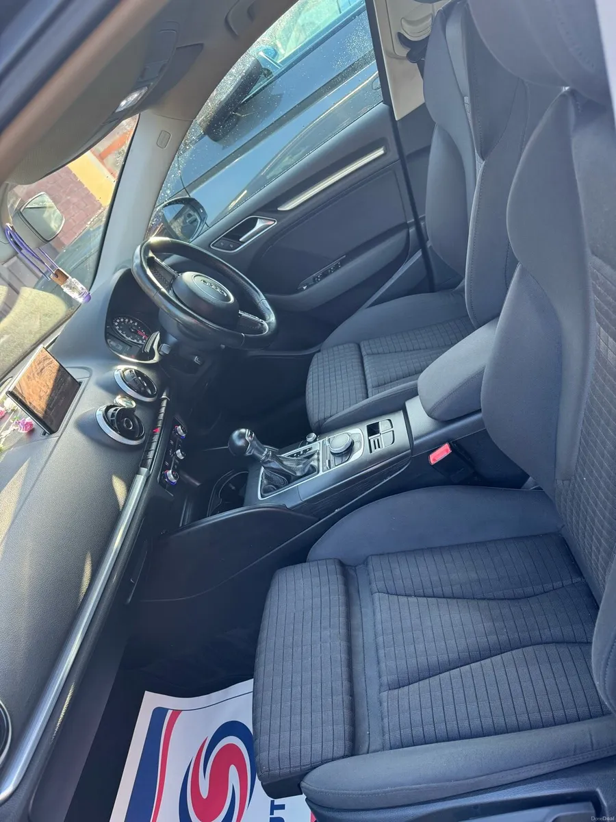 Audi A3 stronic (Automatic) - Image 4