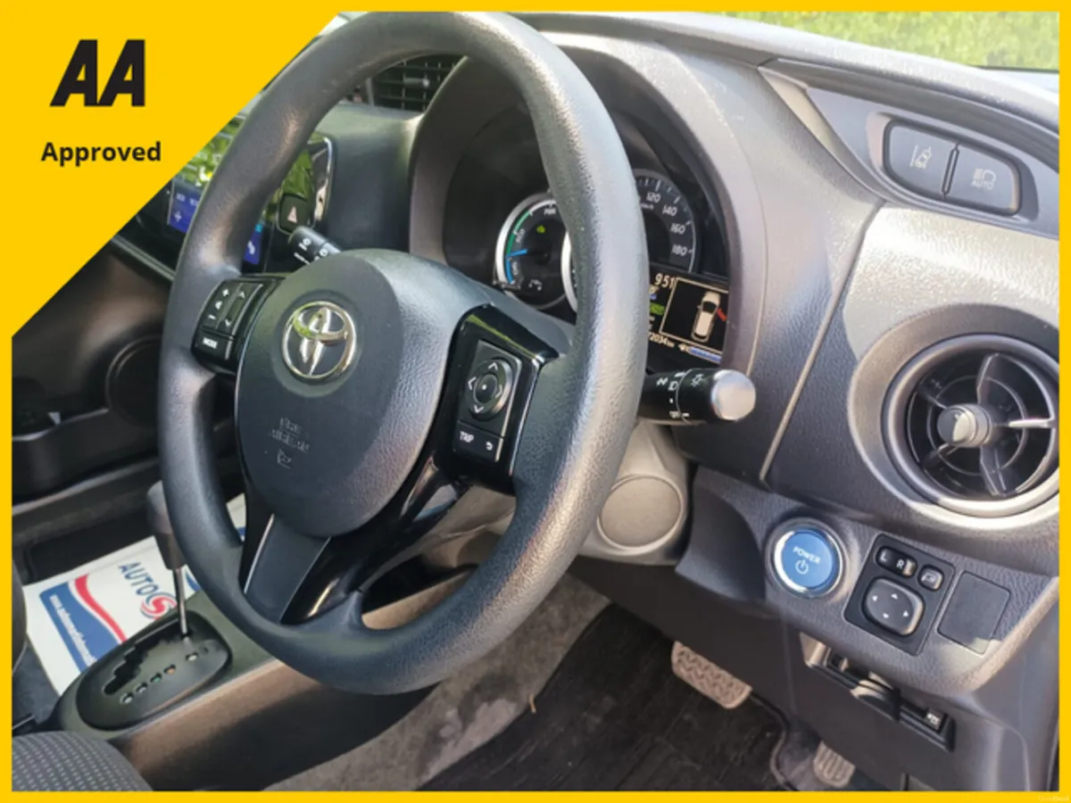 Toyota Yaris 1.5 Petrol Hybrid Automatic, 2017 - Image 4
