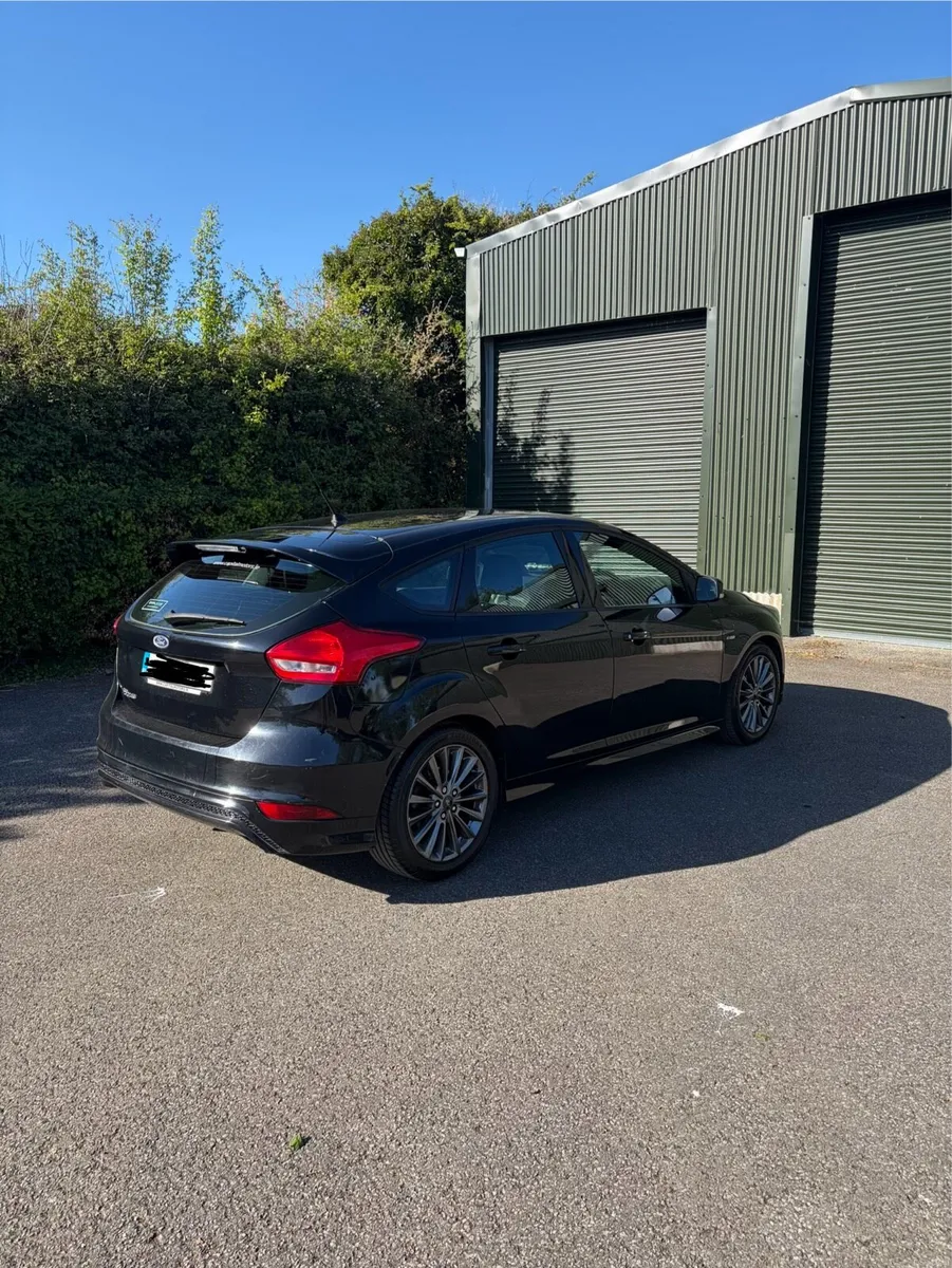 2017 Ford Focus ST-Line TDCI - Image 4