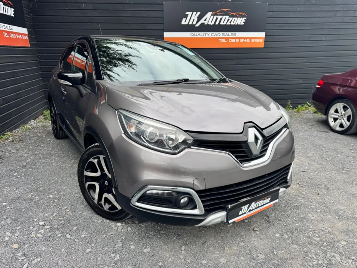 Renault Captur 0.9 TCE SIGNATURE 90BHP S/S 5DR - Image 1