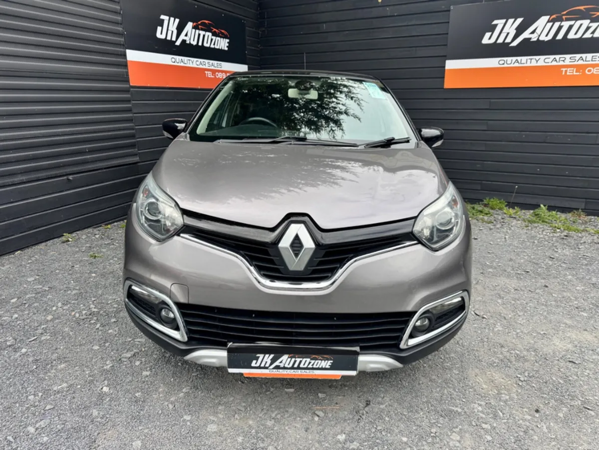 Renault Captur 0.9 TCE SIGNATURE 90BHP S/S 5DR - Image 3