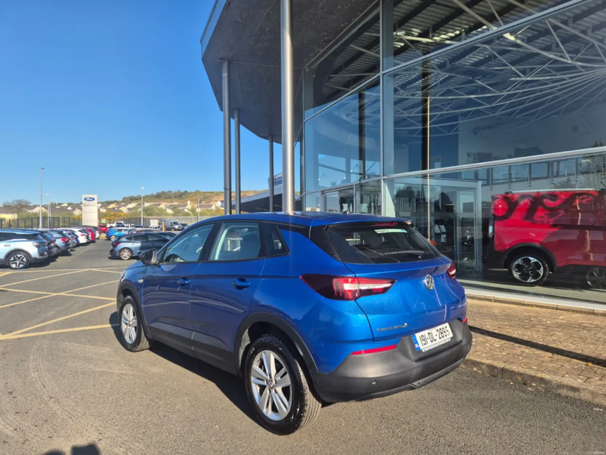 Opel Grandland X 1.5TD SE 130PS 5DR - Image 3