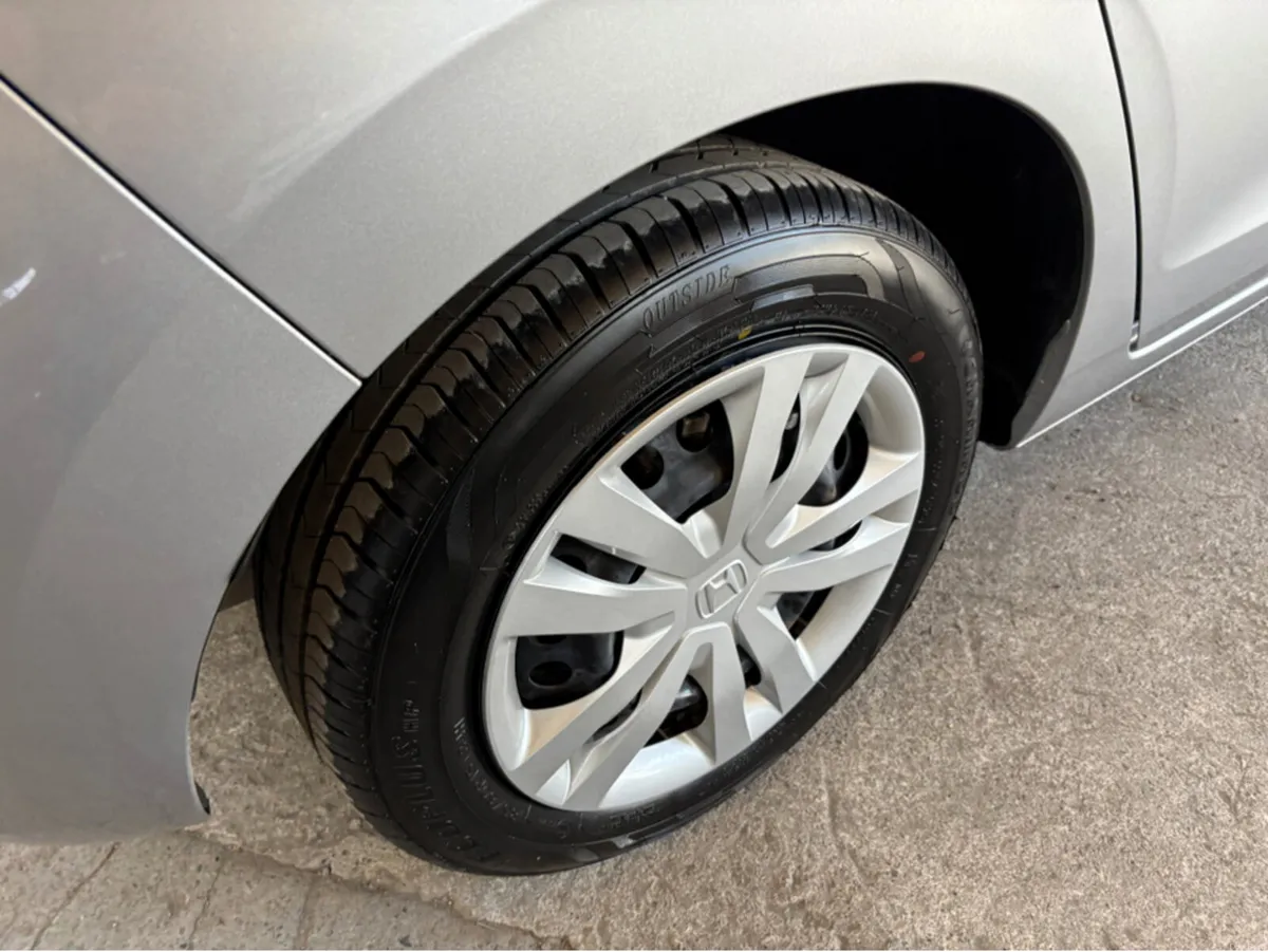 Honda Jazz hybrid 5DR AUTO - Image 1