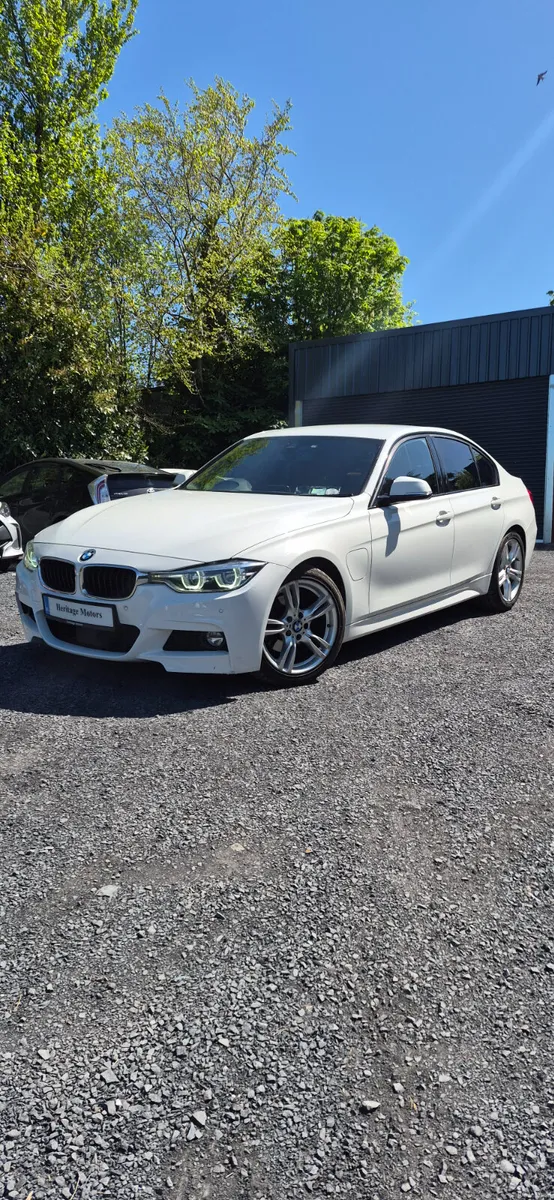 BMW 330e M SPORT 2016 - Image 4